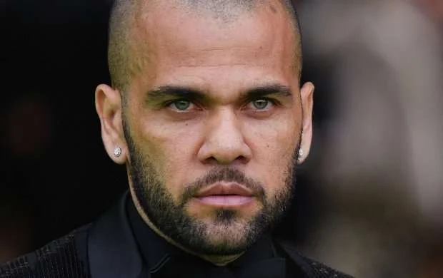 Dani Alves cinsi zorakılıqda ittiham olunur 