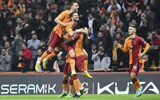 “Qalatasaray” əzmkar qələbəyə sevindi 