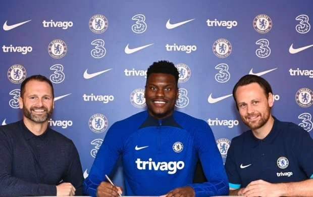 “Çelsi” yeni transferini rəsmən açıqladı 