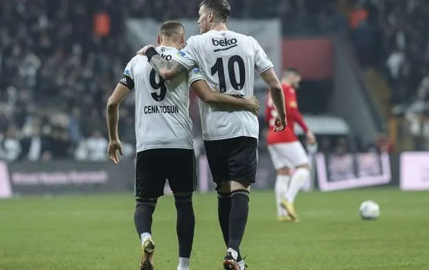 “Beşiktaş” çətin qələbəyə sevindi 