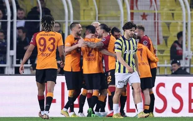 “Qalatasaray” “Fənərbağça”ya darmadağınla qalib gəldi 