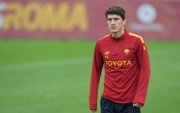 "Roma" özbək futbolçunu komandadan göndərir - Yeni müştərisi bəllidir 