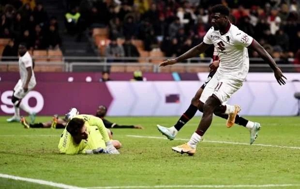 “Milan” kubokda mübarizəni dayandırdı 