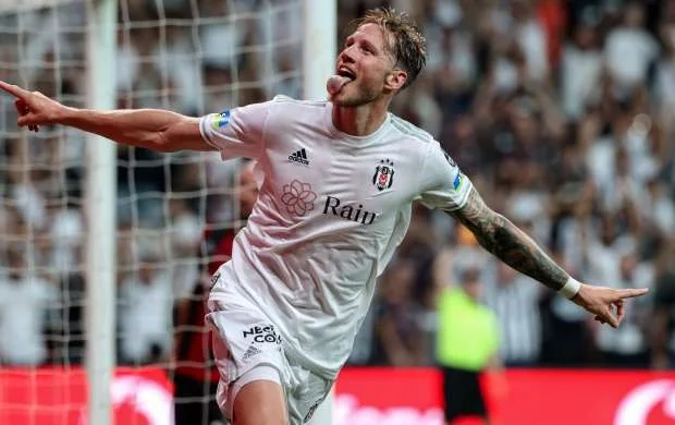 "Beşiktaş"ın hücumçusu "Mançester Yunayted"də - RƏSMİ 