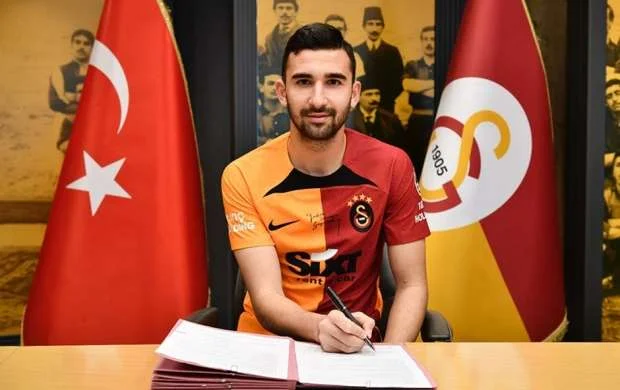 “Qalatasaray” Eminlə yeni müqavilə bağladı 
