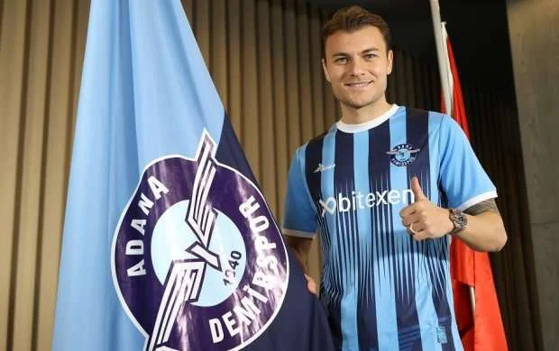 “Trabzonspor”u bu kluba dəyişdi 