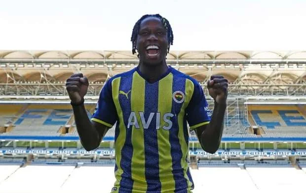 “Fənərbağça” onun transfer hüquqlarını da aldı 