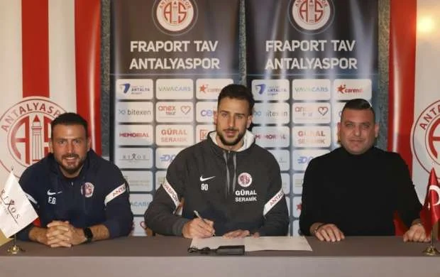 Türkiyə klubunda iki yeni futbolçu 