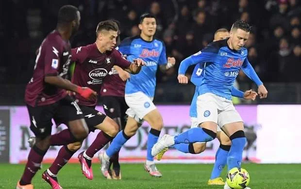 “Napoli”dən inamlı qələbə 