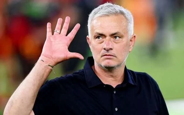 Mourinyu "ağ bayraq" qaldırdı: "Onlara layiq rəqib yoxdur" 