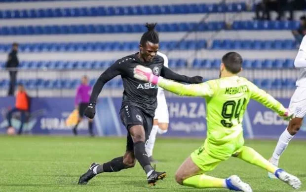 “Səbail”n futbolçusu “Kəpəz”lə oyunda xəstəxanalıq oldu 