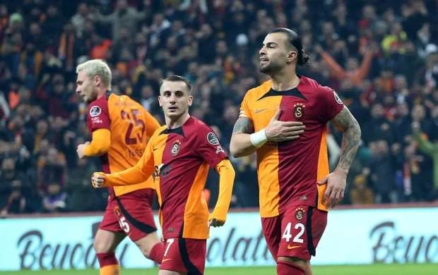 “Qalatasaray” əzmkar qələbəyə sevindi 