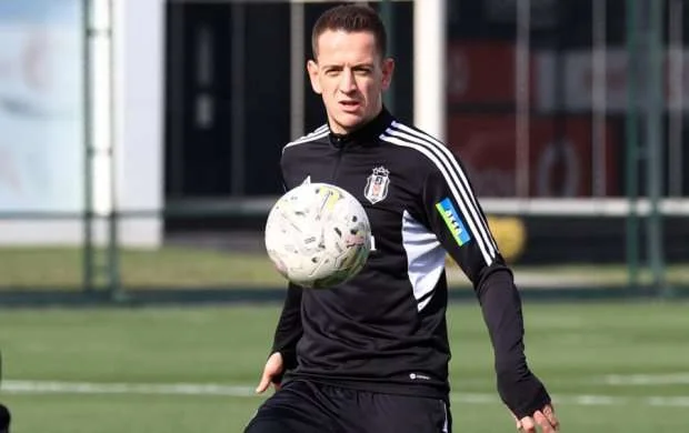 “Beşiktaş” milli üzvü ilə gücləndi 