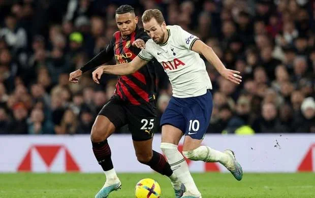 İPL: “Mançester Siti” “Tottenhem”ə yenildi 