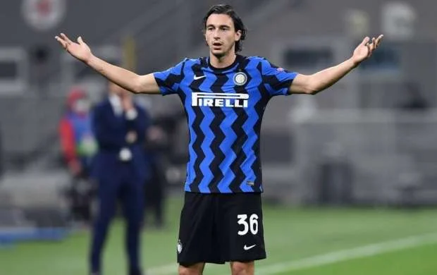 Milan klubunda yeni müqavilə 