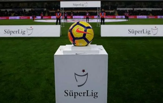 Türkiyədə futbol yarışları bərpa edilir 