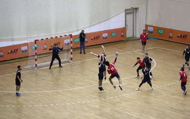 Azərbaycan çempionatında iki turun oyunları keçirildi 