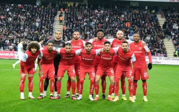 İki futbolçusu Super Liqanı tərk edən klubdan ayrıldı 