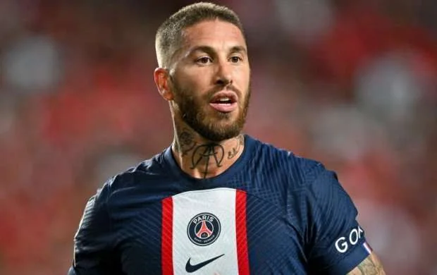 Ramos fotoqrafdan üzr istədi 