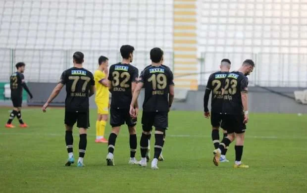 Mahir Emreli "Konyaspor"da ilk oyununa çıxdı 
