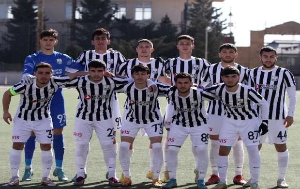 "Neftçi" rəqibinin işini ilk yarıda bitirdi 