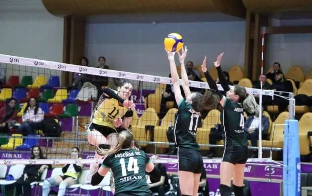 Liderdən autsayder üzərində asan qələbə 