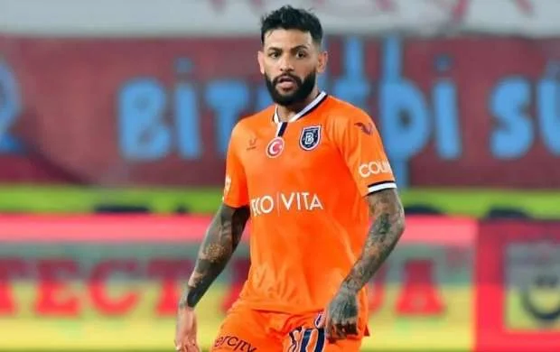Türkiyə klubunda bir ayrılıq, bir yeni futbolçu 