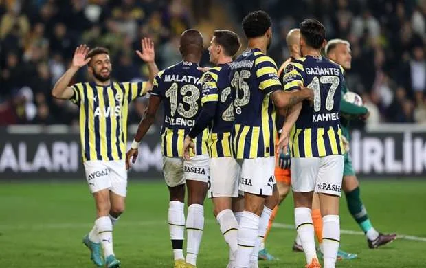 “Fənərbaxça”dan Mahir Emrelinin komandasına 4 cavabsız qol 