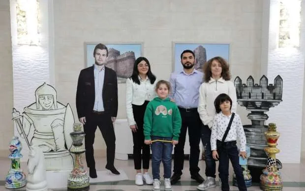 Dünya çempionları məktəblilərlə görüşdülər 