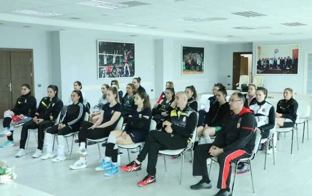 Millimizin Avropa çempionatına hazırlığı ilə bağlı toplantı keçirildi 