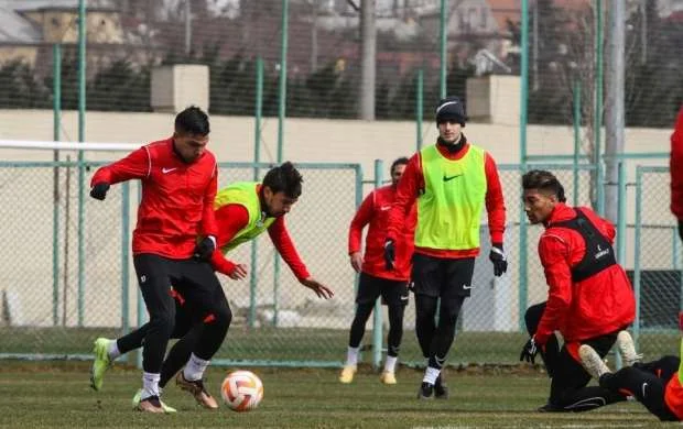 “Neftçi” “Turan Tovuz”la oyuna iki əskiklə hazırlaşır 