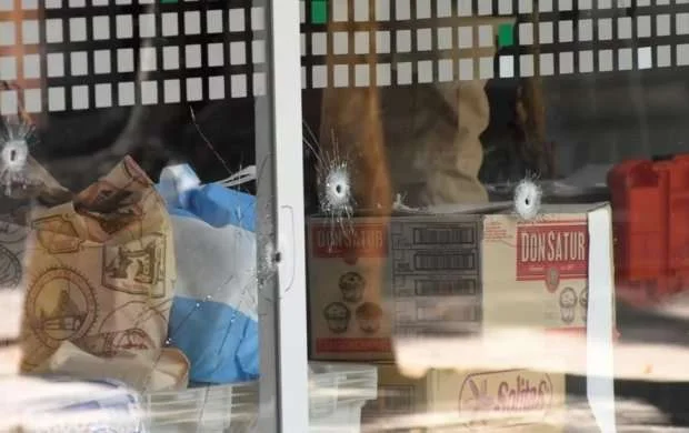 Messinin ailəsinə məxsus supermarketə silahlı hücum oldu - FOTOLAR 