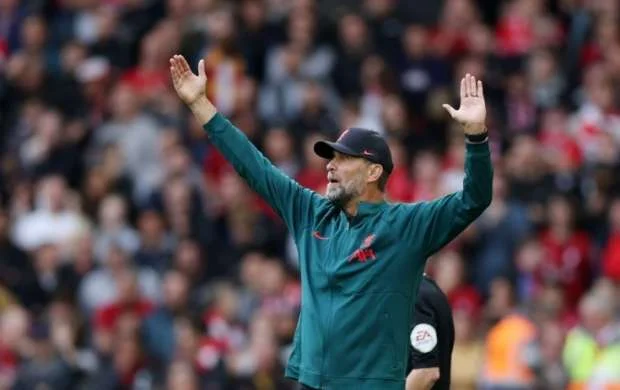 Klopp "Liverpul"un əsas rəqibinin forvardını təriflədi 