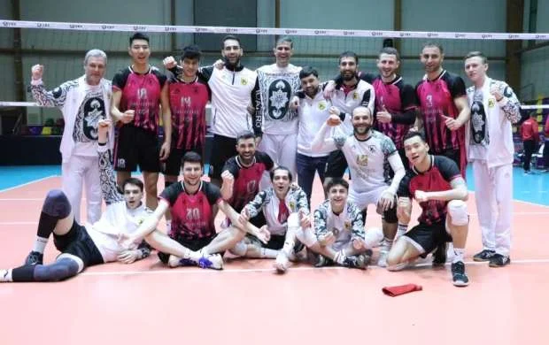 “Neftçi” meydana çıxmadı, “Xarı Bülbül” qalib gəldi 