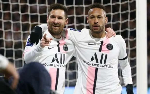 "Ronaldu ilə mübarizə apararkən onlar qalib gəlməyimə yardımçı oldular" 