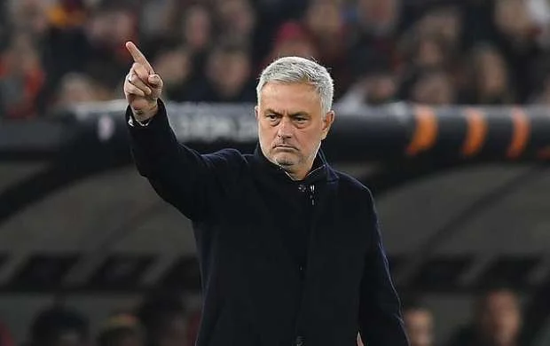 Günün transfer şayiələri: Mourinyu İngiltərəyə qayıdır? 