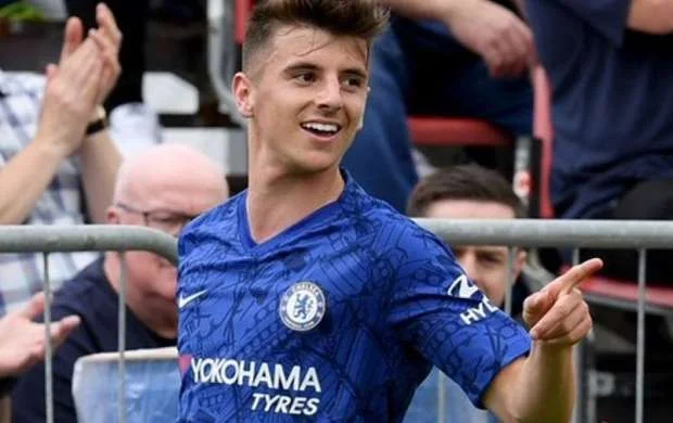 "Liverpul" "Çelsi"nin futbolçusuna elçi düşüb 