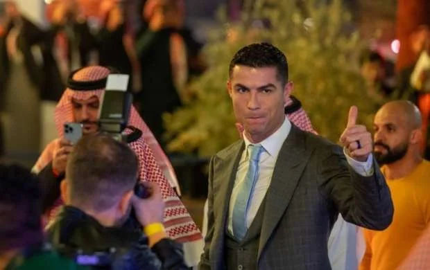 Ronaldu müqaviləsindəki bəndə əsasən, bunu etmək məcburiyyətindədir 