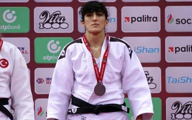 Daha bir idmançımız Misirdə qızıl medal qazandı 