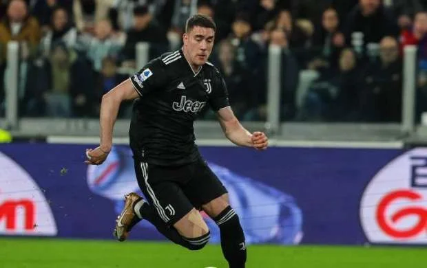 Günün transfer şayiələri: Firminonun yerinə Vlahoviç 