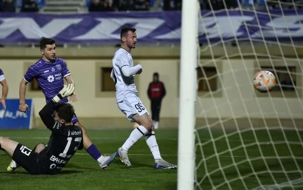 "Qarabağ" "Şəmkir"in rekordunu təkrarladı 