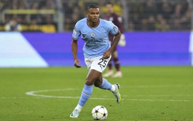 Akanji "Milan"ın hədəfində 