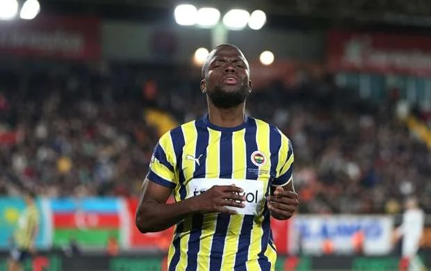 Aleks de Souzaya məxsus rekordu yenilədi 