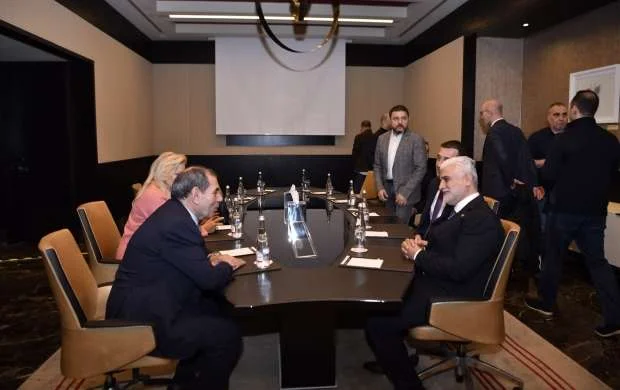 “Qalatasaray”ın prezidenti Şəhidlər Xiyabanını ziyarət etdi - FOTOLAR 