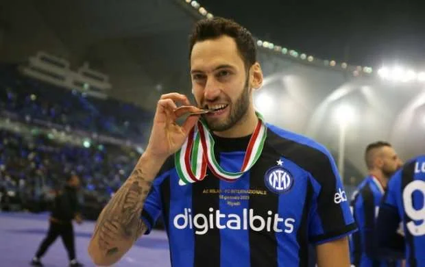 Çalhanoğlu ilə bağlı qərar verildi 