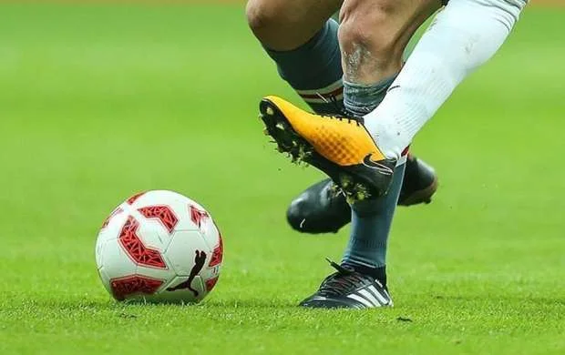 Türkiyədə iki futbolçu oyun alqı-satqısına görə saxlanıldı 