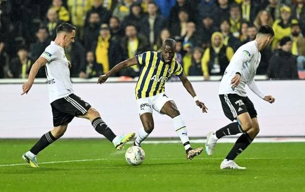 “Fənərbağça” derbidə “Beşiktaş”a məğlub oldu 