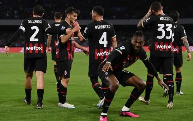 “Milan” “Napoli”ni səfərdə darmadağın etdi 