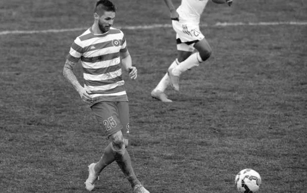 Azərbaycanda oynamış futbolçu 39 yaşında öldü 