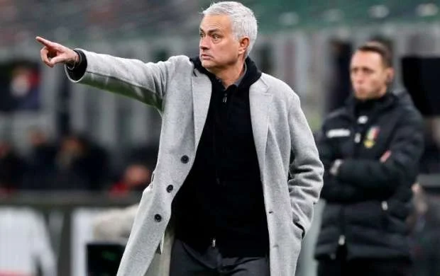 "Çelsi" Mourinyunu geri qaytarır 